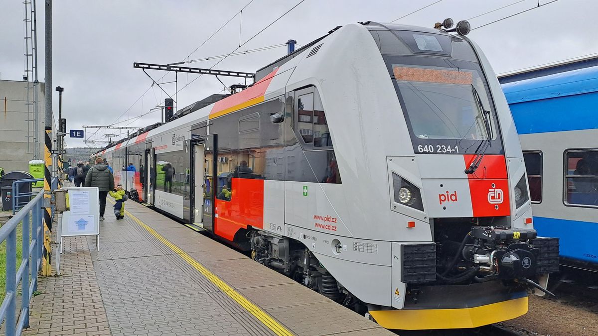 Na středočeskou železnici zamíří příští měsíc první RegioPanter